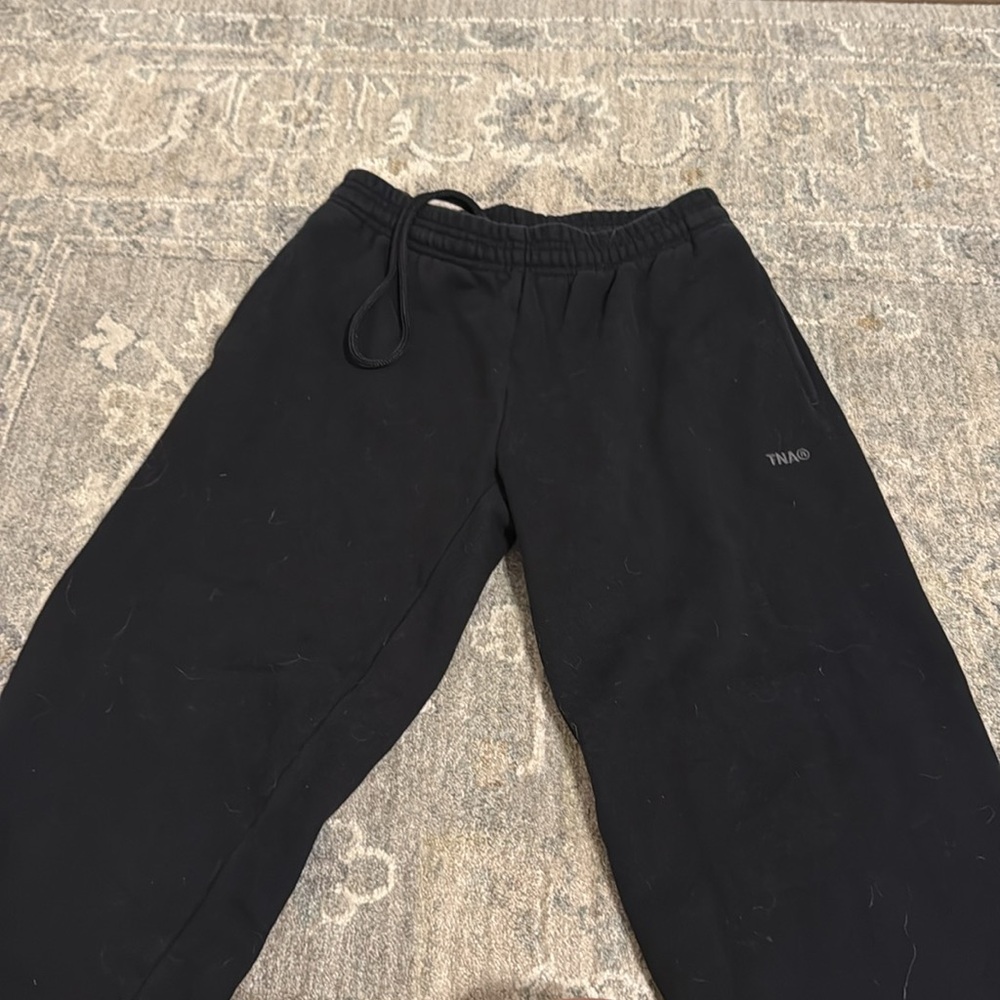 Aritzia TNA black sweats